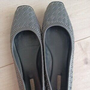Bottega Veneta Intrecciato Gray Leather Ballet Flats Size 39 1/2